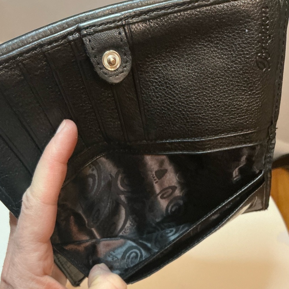 Brighton Black Pebbled & Patent Leather Medium Bifold Wallet Clutch EUC - Picture 8 of 15